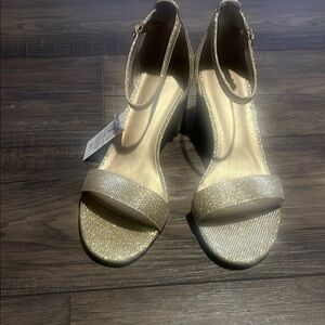 Elegant Gold Women's Sandals